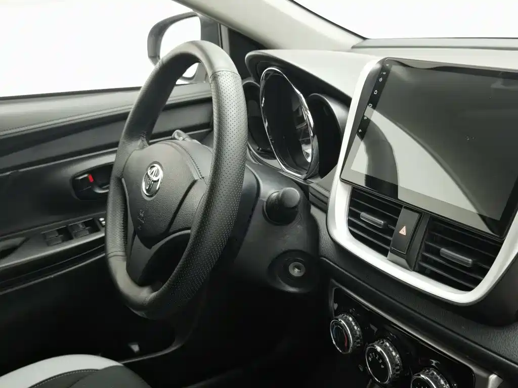 Toyota Yaris L 2020 — фото 22