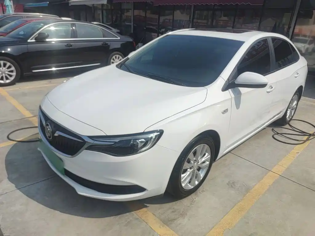 Buick Excelle GT 2022 — фото 1