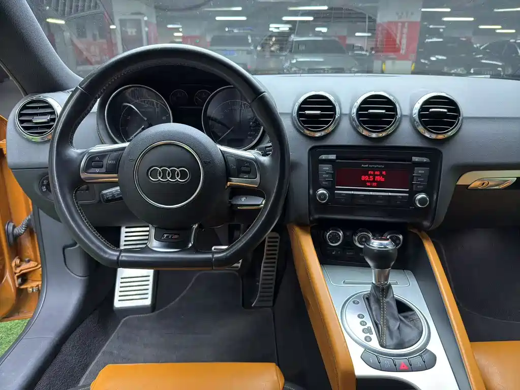 Audi TTS 2015 — фото 15
