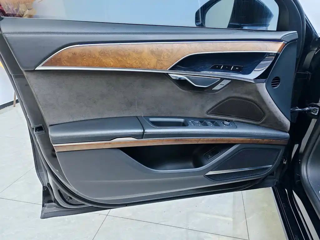Audi A8 2021