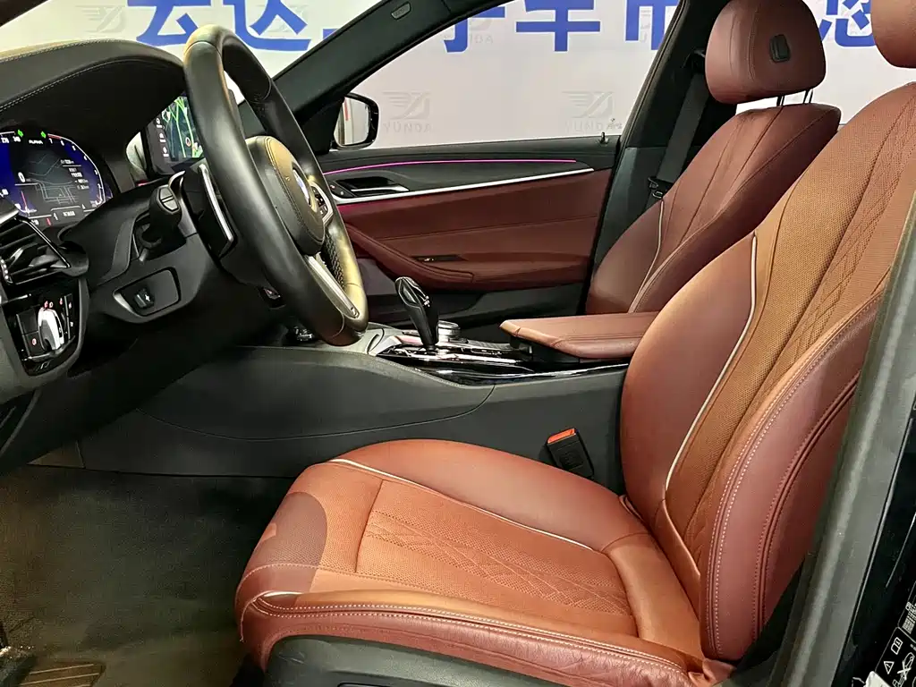 BMW 5 Series 2021 — фото 10