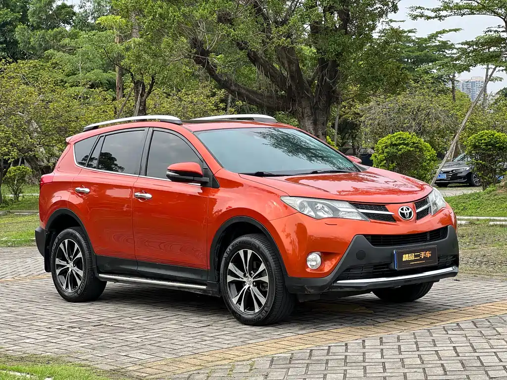 Toyota RAV4 2013 — фото 3