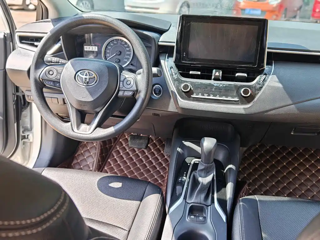 Toyota Corolla 2020 — фото 18