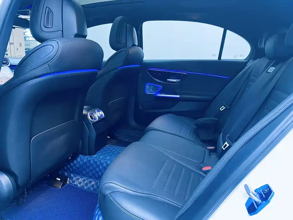 Mercedes-Benz C-Class 2023 — фото 22