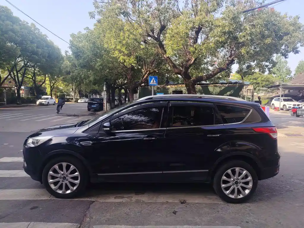 Ford Kuga 2014 — фото 10