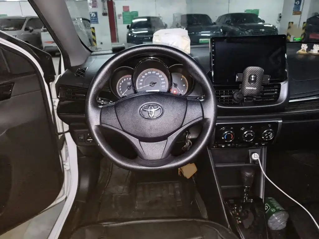 Toyota Yaris L 2020