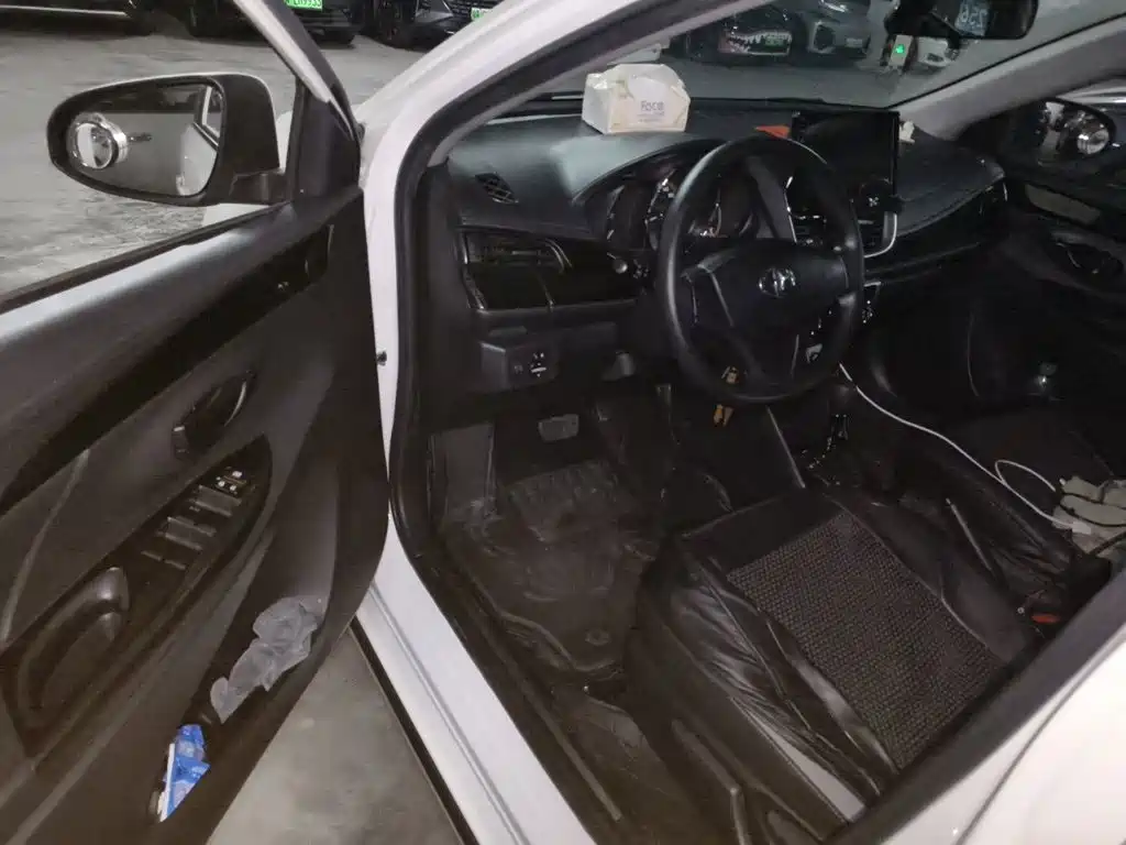 Toyota Yaris L 2020 — фото 14
