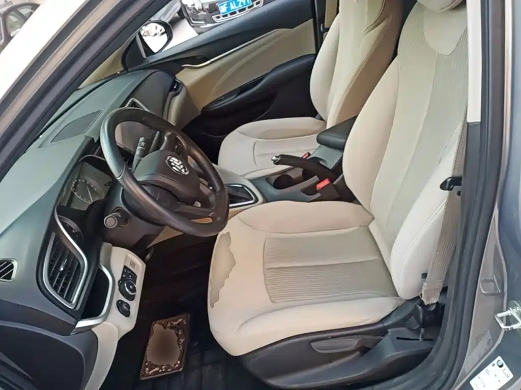 Buick Excelle 2017 — фото 15