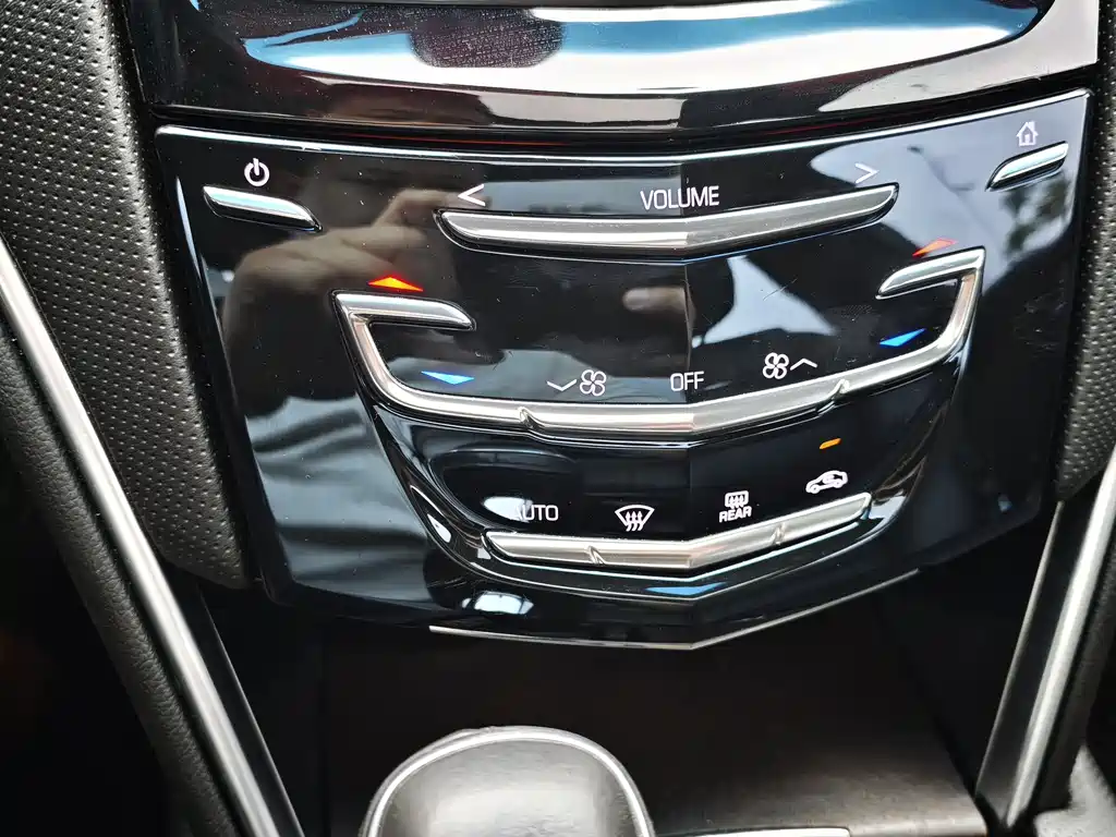 Cadillac XTS 2018 — фото 18