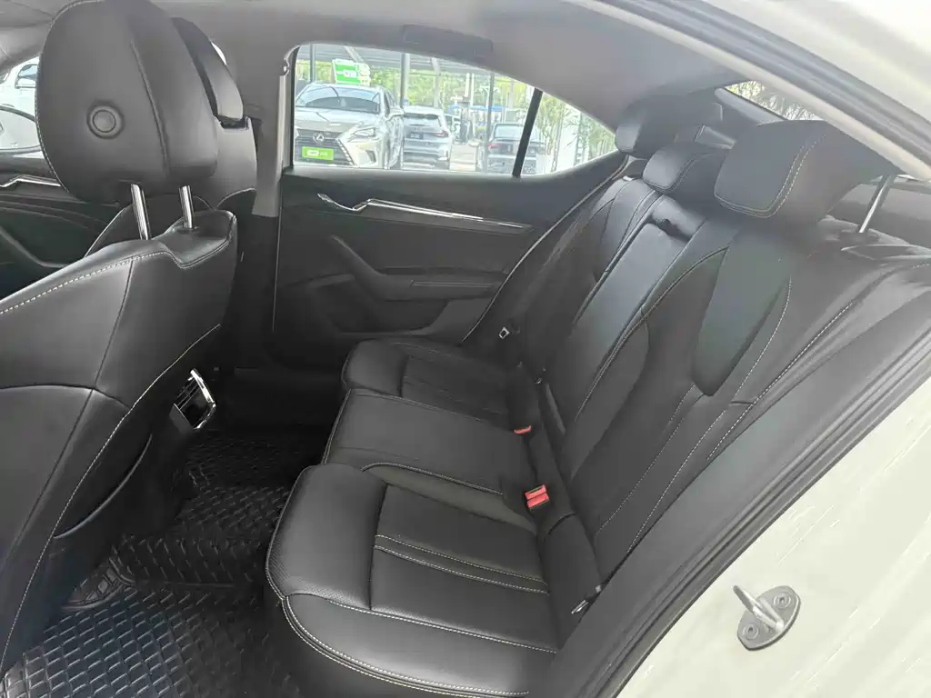 Skoda Octavia 2022 — фото 17