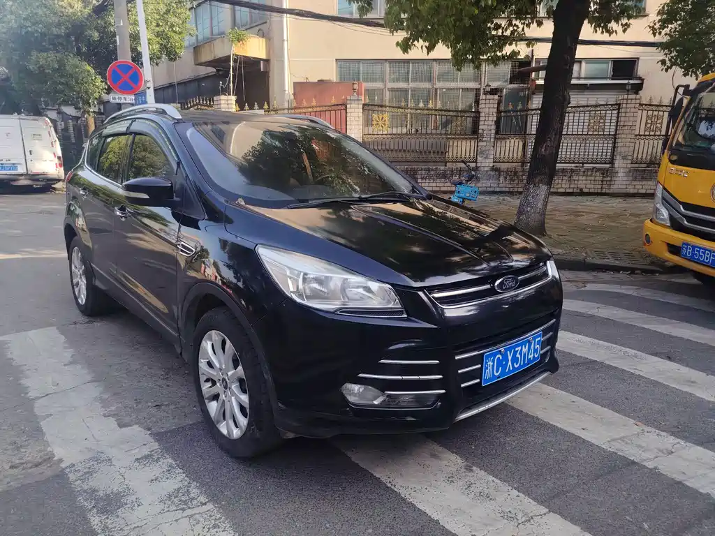 Ford Kuga 2014 — фото 3