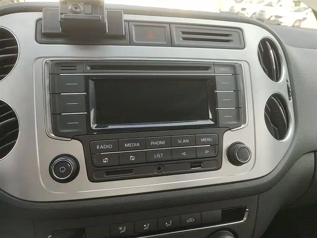Volkswagen Tiguan 2015 — фото 13