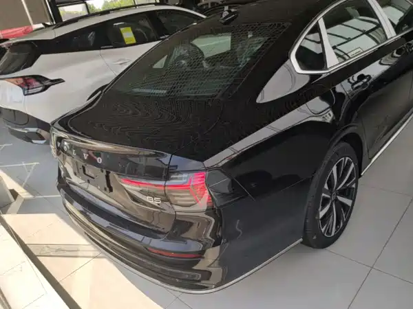 Volvo S90 2026