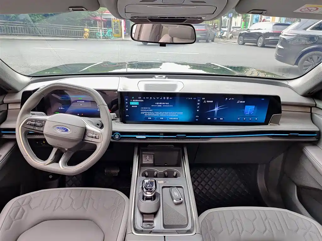 Ford Edge 2024 — фото 10