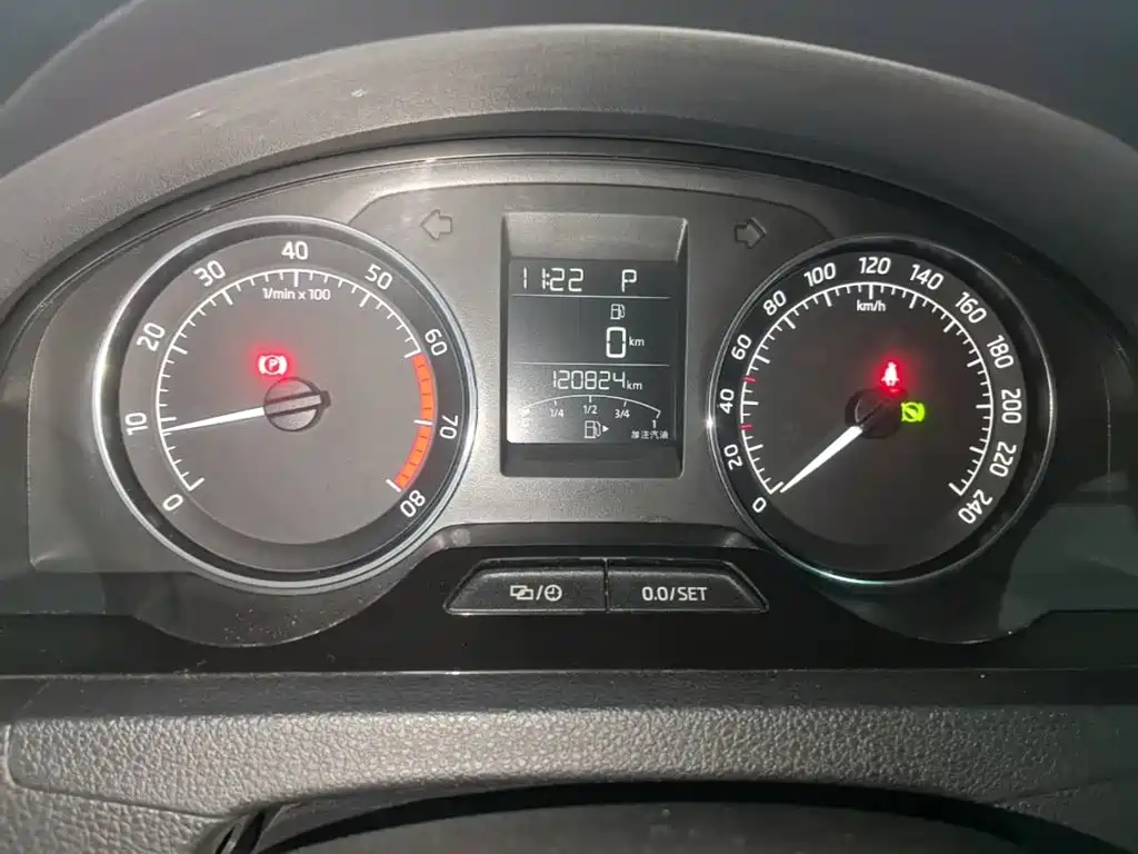 Skoda Rapid Spaceback 2016 — фото 12