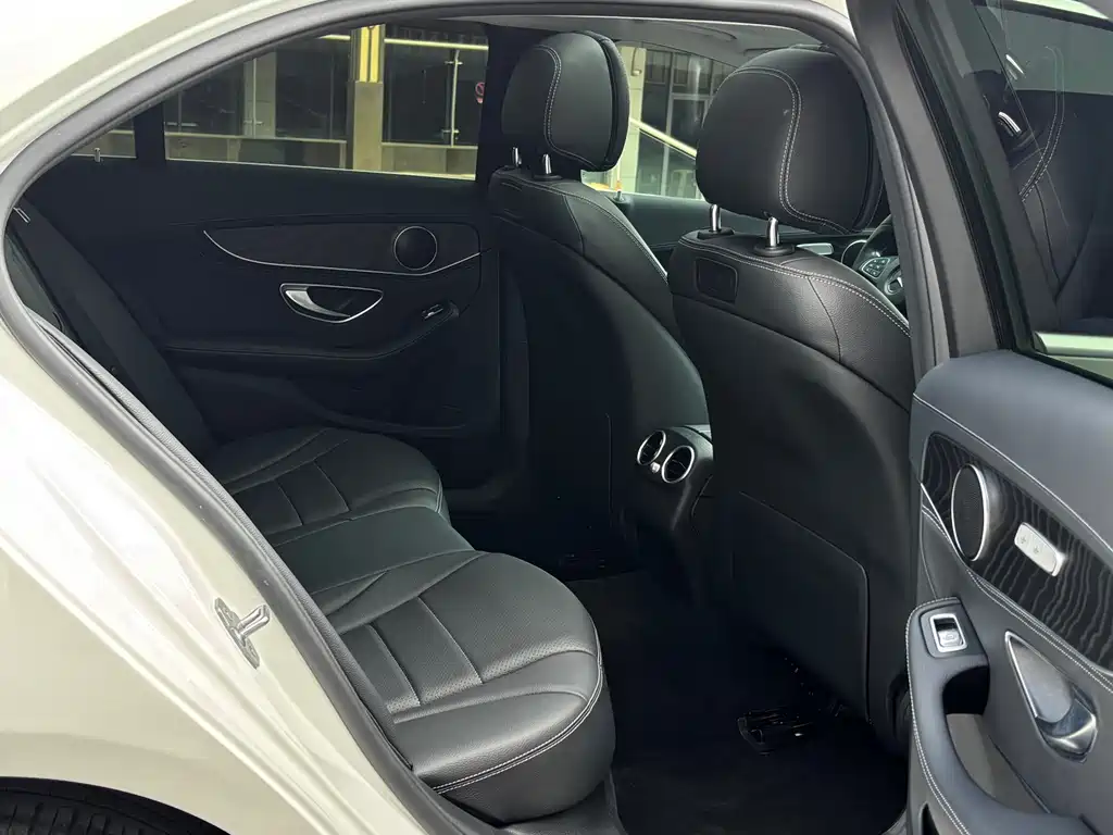 Mercedes-Benz C-Class 2018 — фото 12