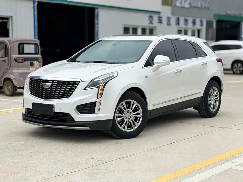 Cadillac XT5 2021 — фото 1