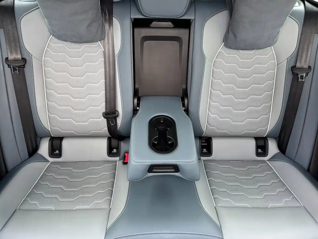 Audi Q6L E-Tron 2025 — фото 22
