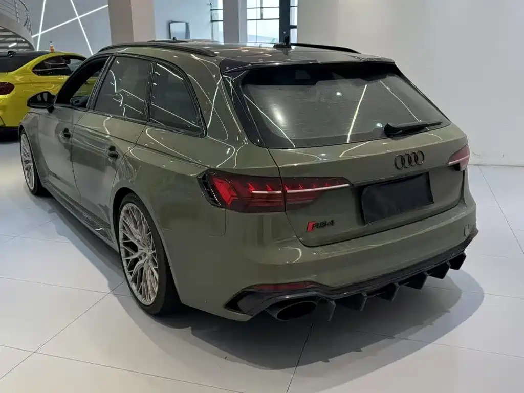 Audi RS 4 2022 — фото 4