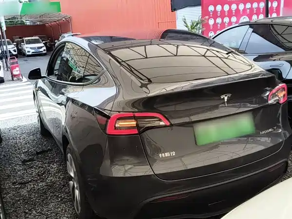 Tesla Model Y 2022