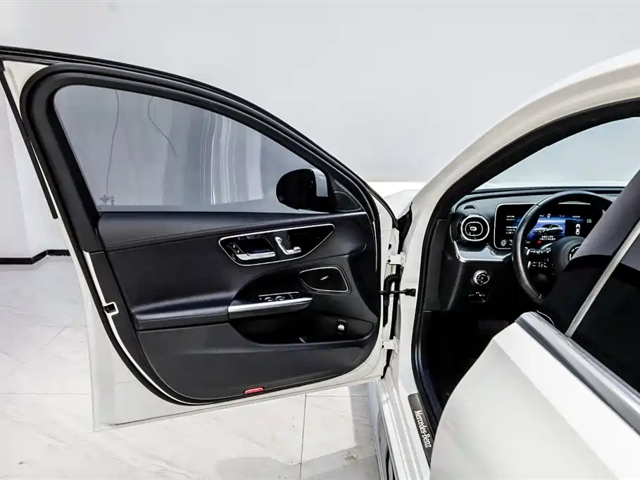 Mercedes-Benz C-Class 2023