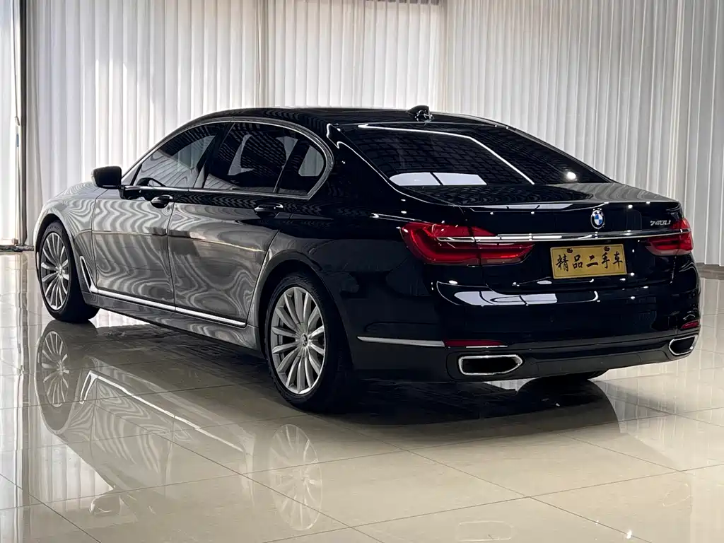 BMW 7 Series 2016 — фото 6