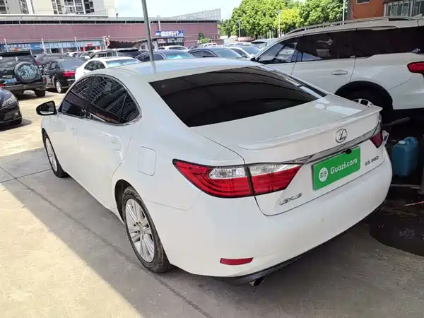 Lexus ES 2014