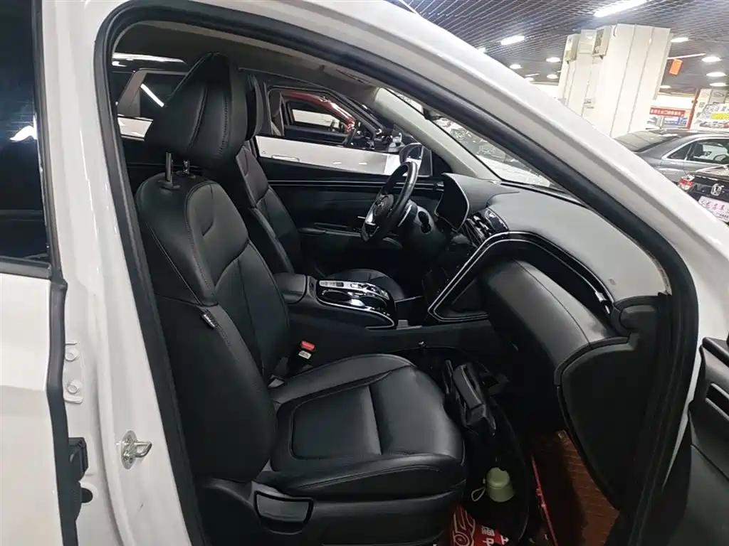 Hyundai Tucson 2023 — фото 25