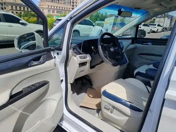 Buick GL8 2023