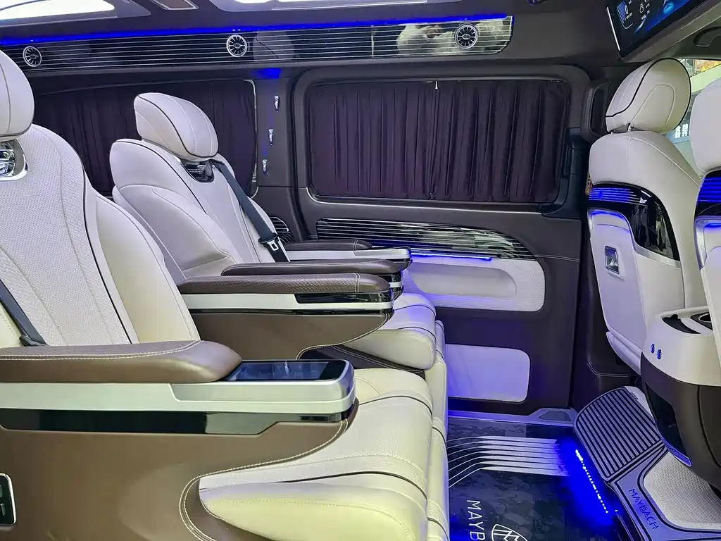Mercedes-Benz Vito 2023 — фото 18