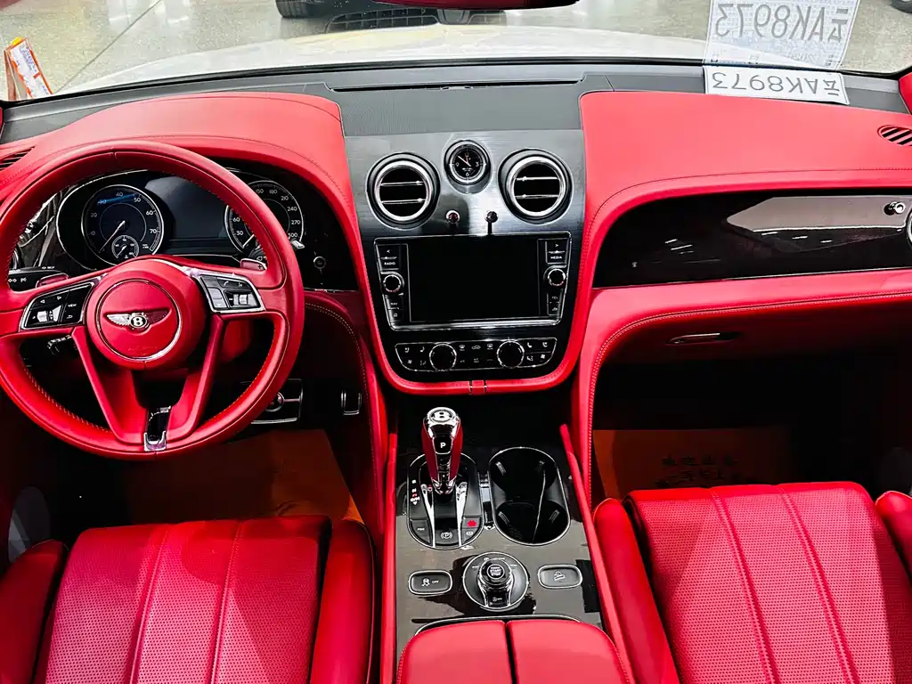 Bentley Bentayga 2020 — фото 16