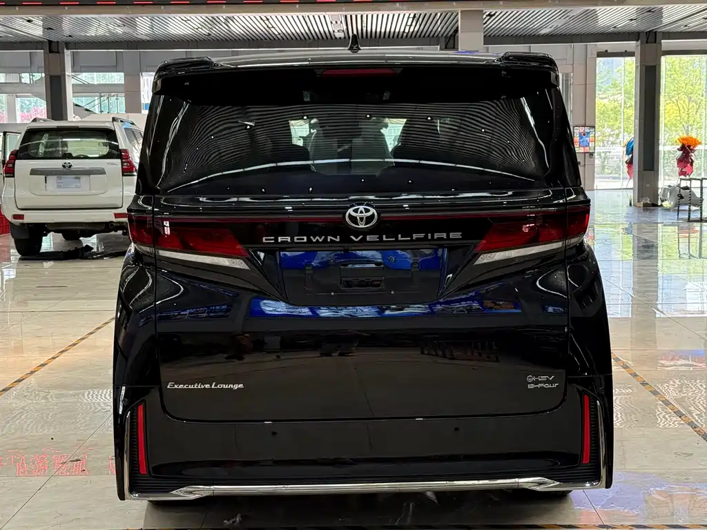 Toyota Vellfire — фото 5