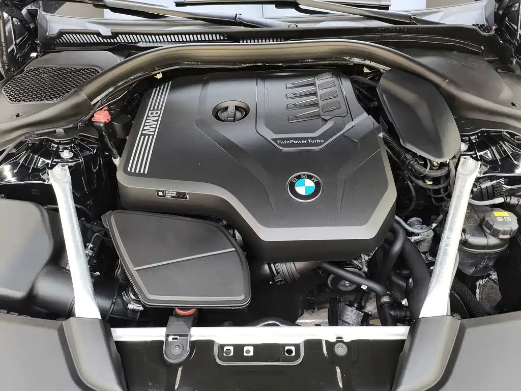 BMW 5 Series 2022 — фото 13