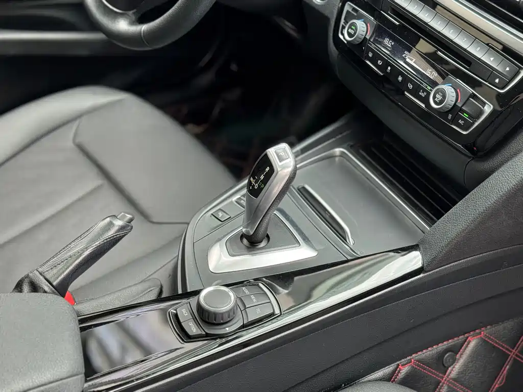 BMW 3 Series 2016 — фото 13