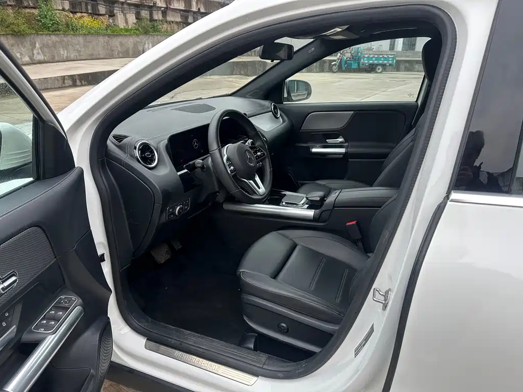 Mercedes-Benz GLA 2023 — фото 4