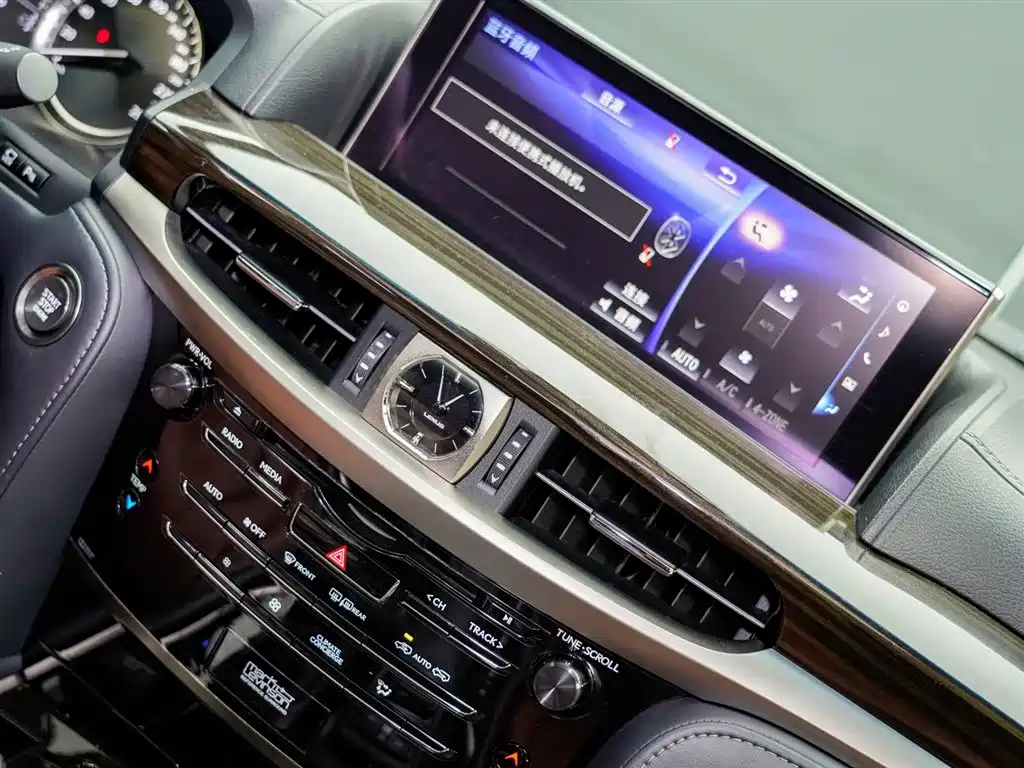 Lexus LX 2020 — фото 18