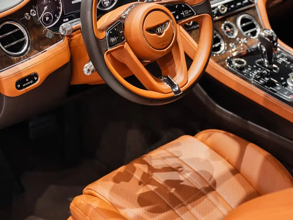 Bentley Continental 2020 — фото 22