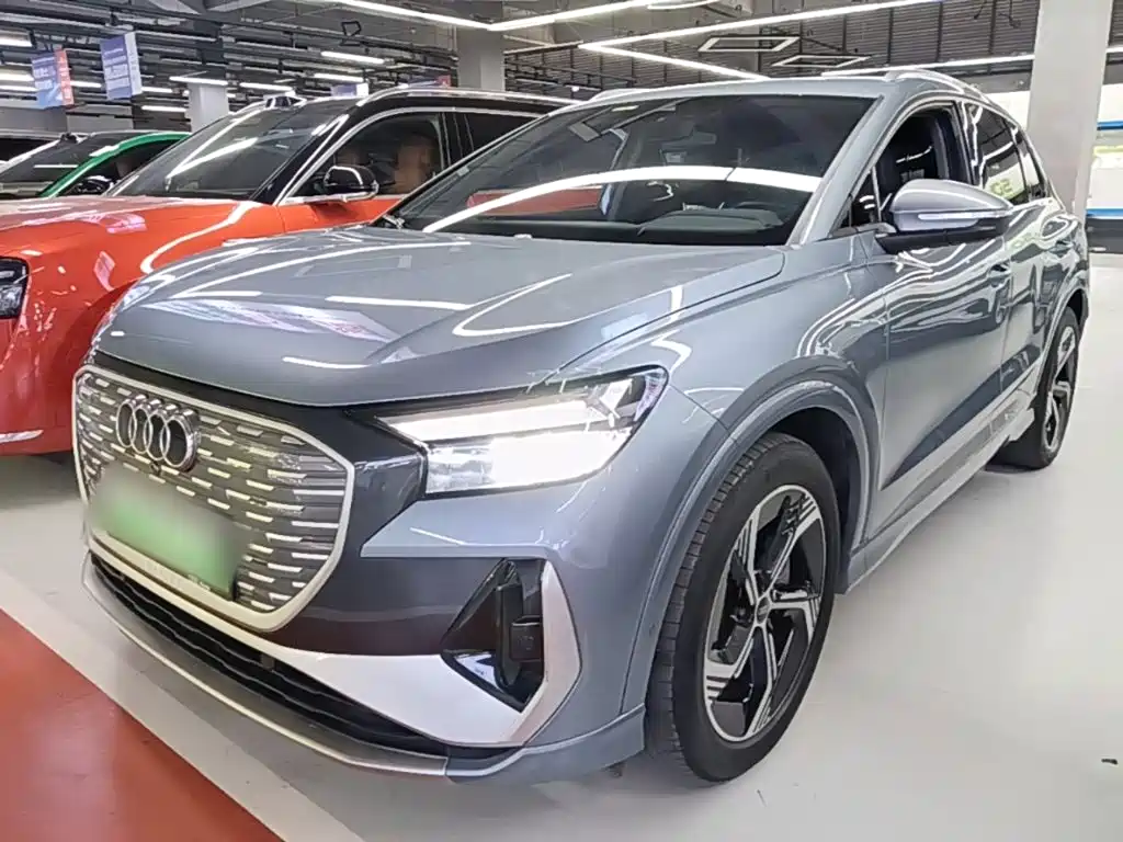 Audi Q4 E-Tron 2023 — фото 1