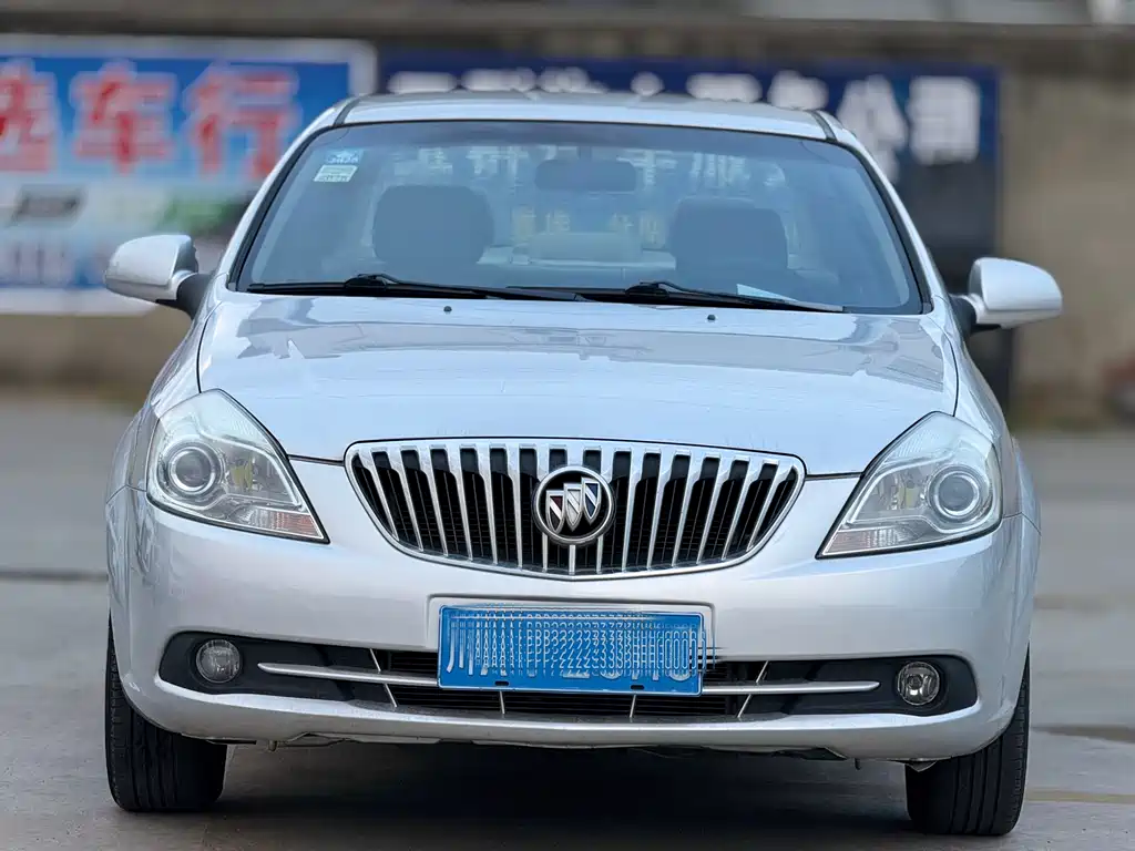 Buick Excelle 2013 — фото 1