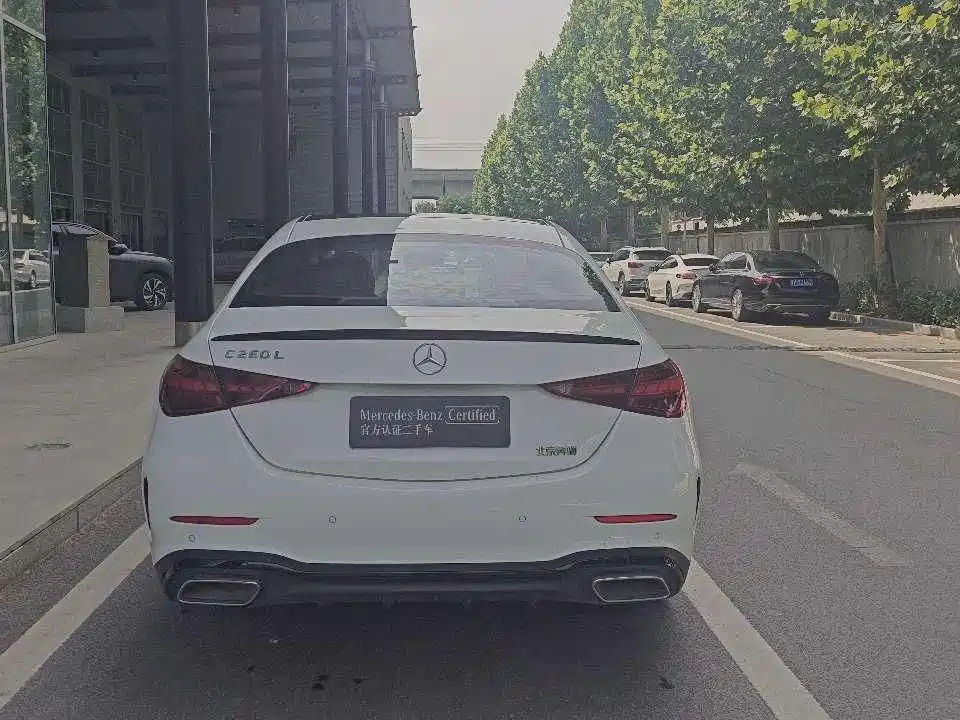 Mercedes-Benz C-Class 2024