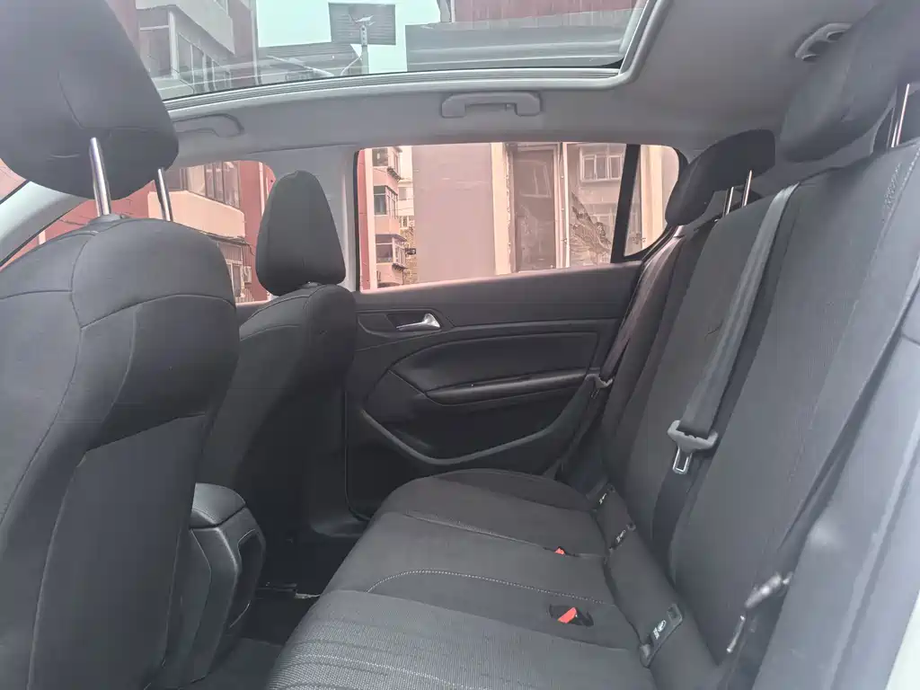 Peugeot 308S 2015 — фото 8