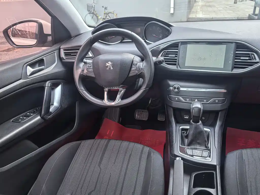 Peugeot 308S 2015 — фото 10