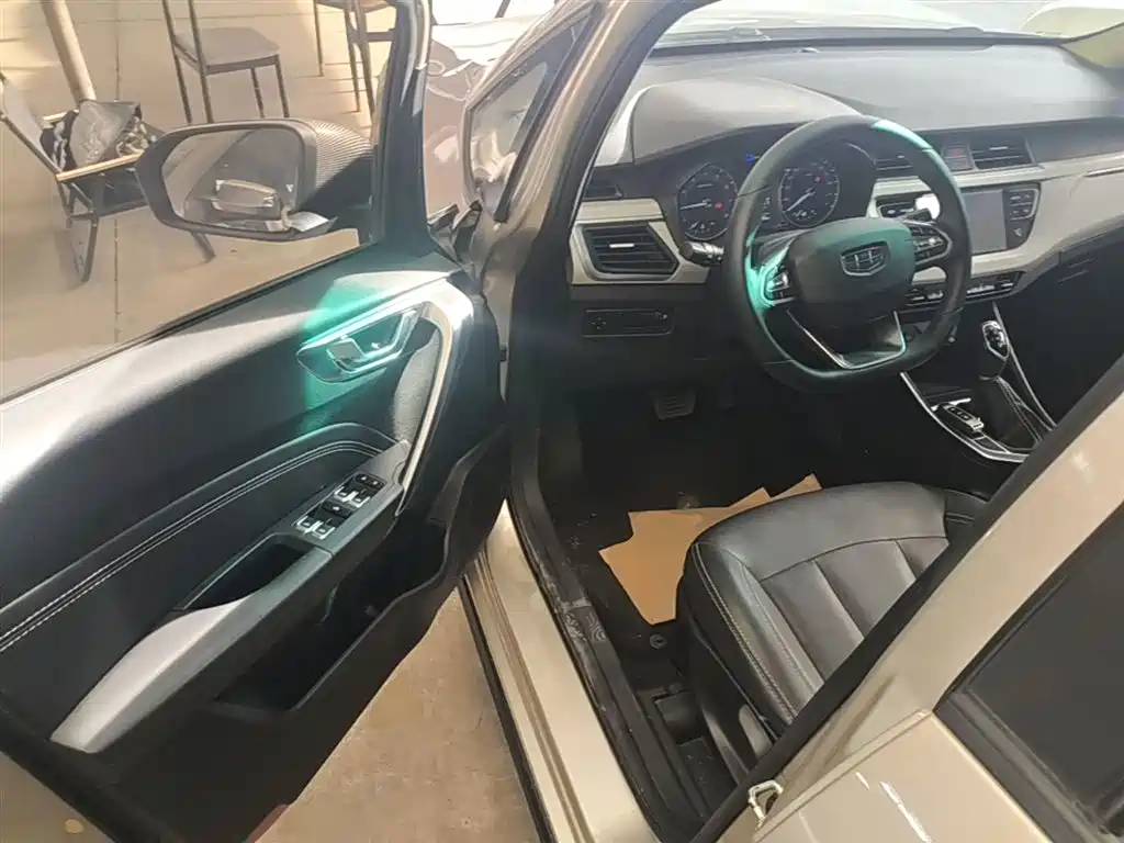 Geely Vision X3 2020 — фото 16