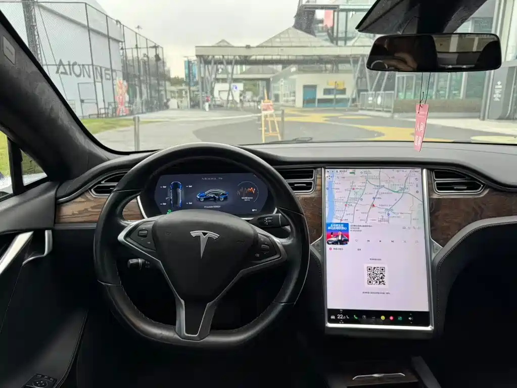 Tesla Model S 2017 — фото 6