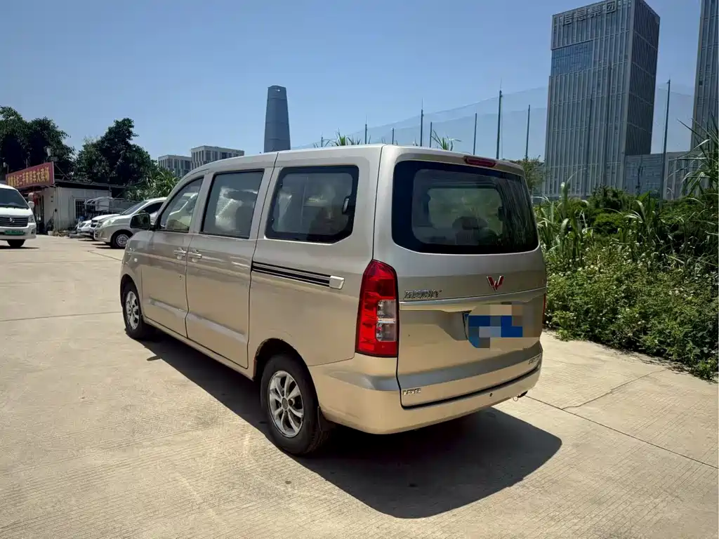 Wuling Hongguang V 2019 — фото 7