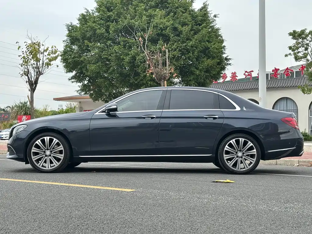 Mercedes-Benz E-Class 2016 — фото 15