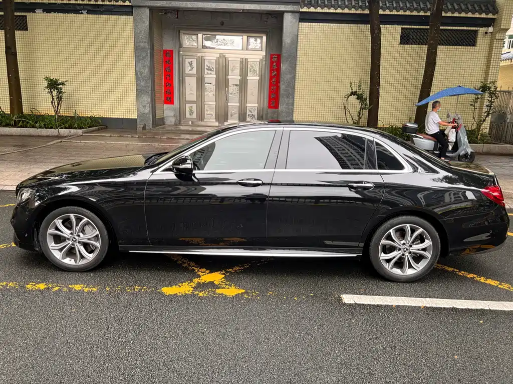 Mercedes-Benz E-Class 2020 — фото 15