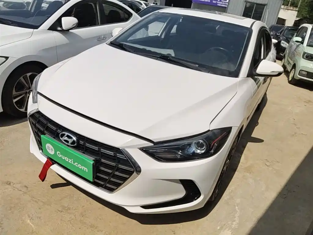 Hyundai Elantra 2020 — фото 1