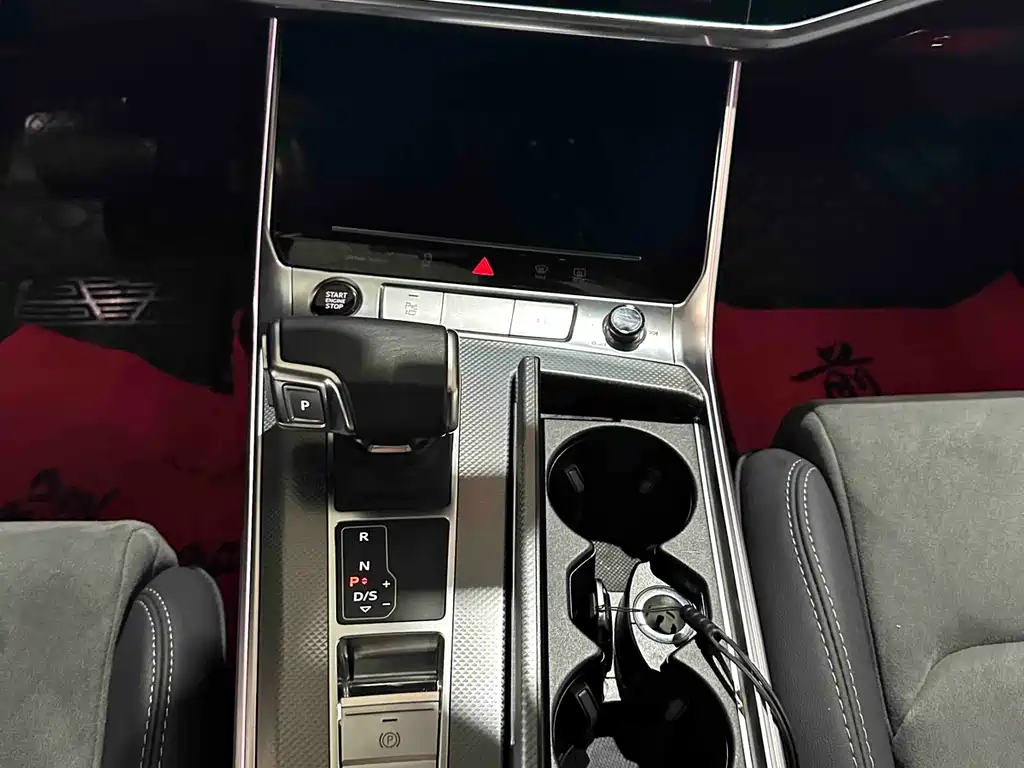 Audi A6L 2023 — фото 11