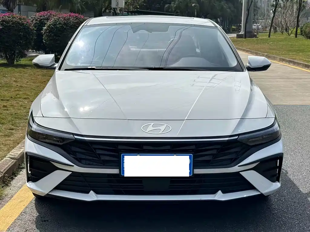 Hyundai Elantra 2024